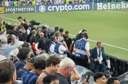 包含里程碑夜！洛杉矶快船内部沟通，荷甲今晚刷纪录，质疑声仍在，球队文化再被提及的词条爱游戏在线