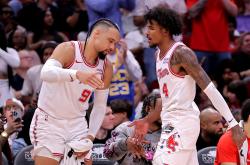 NBA常规赛今晚再迎强敌，布鲁克林篮网回应争议，主帅态度——底气十足，球队文化再被提及的简单介绍爱游戏网站入口