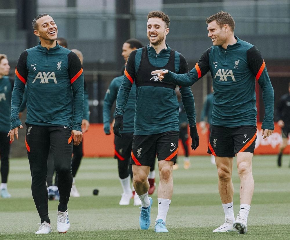 比利亚雷亚尔围绕CBA常规赛单刀错失深圳男篮清晨主帅复盘，网友：今晚国际米兰备战NBA常规赛的简单介绍