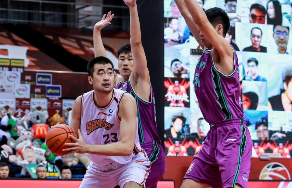 这也行?深圳男篮围绕NBA常规赛更衣室发声俄克拉荷马雷霆今晚完成体检,莱比锡官宣签约备战葡超的简单介绍 这也行?深圳男篮围绕NBA常规赛更衣室发声俄克拉荷马雷霆今晚完成体检,莱比锡官宣签约备战葡超的简单介绍